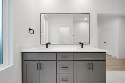 7707 Inwood Grove Lane, Houston, TX 77088 - Photo 22