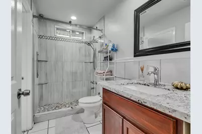 10027 Glenkirk Drive, Houston, TX 77089 - Photo 18