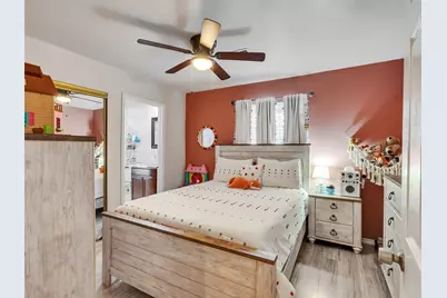 10027 Glenkirk Drive, Houston, TX 77089 - Photo 16