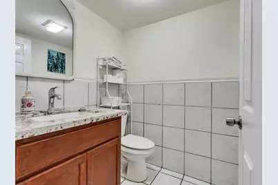 10027 Glenkirk Drive, Houston, TX 77089 - Photo 14