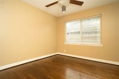 4833 Hummingbird Street, Houston, TX 77035 - Photo 12