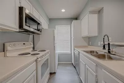 14600 Fonmeadow Drive #107, Houston, TX 77035 - Photo 20