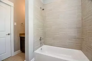 955 W 24th St, Houston, TX 77008 - Photo 32