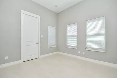 955 W 24th Street #D, Houston, TX 77008 - Photo 14