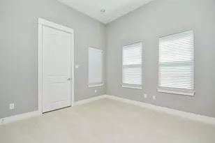 955 W 24th St, Houston, TX 77008 - Photo 14
