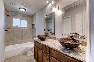 2810 Heritage Colony Dr, Webster, TX 77598 - Photo 24