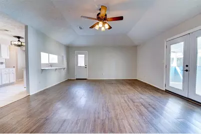 2810 Heritage Colony Drive, Webster, TX 77598 - Photo 10