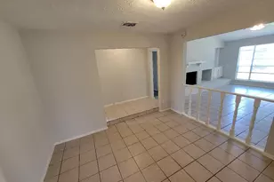 9914 Towne Brook Ln, Sugar Land, TX 77498 - Photo 6