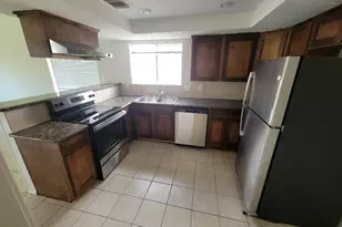 9914 Towne Brook Ln, Sugar Land, TX 77498 - Photo 8