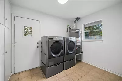 7623 Meadowvale Drive, Houston, TX 77063 - Photo 22