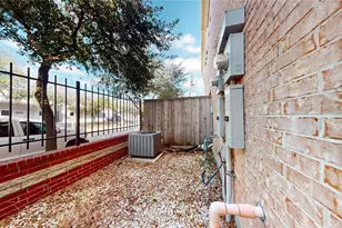 8715 Meadowcroft Dr, Houston, TX 77063 - Photo 34