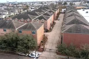 8715 Meadowcroft Dr, Houston, TX 77063 - Photo 32