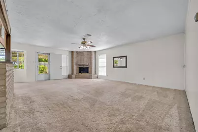 9106 Willow Meadow Drive, Houston, TX 77031 - Photo 12