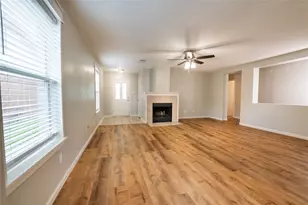 7830 Hunters Peak Ln, Baytown, TX 77523 - Photo 4