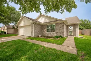 7830 Hunters Peak Ln, Baytown, TX 77523 - Photo 1