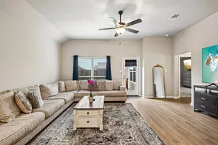 2702 Aquamarine Ct, Texas City, TX 77591 - Photo 2