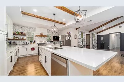 302 Brook Hollow Drive, Conroe, TX 77385 - Photo 10