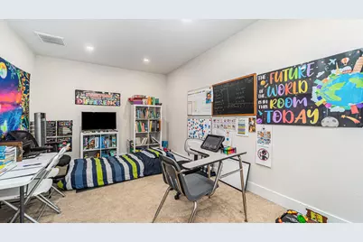 302 Brook Hollow Drive, Conroe, TX 77385 - Photo 12