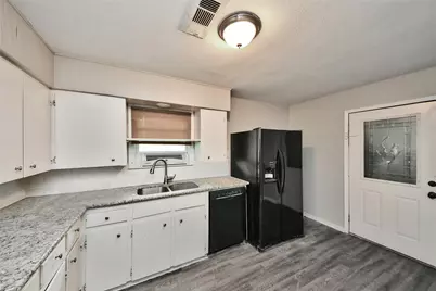 515 24th Avenue N, Texas City, TX 77590 - Photo 12