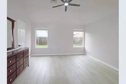 749 Grassy Knoll Lane, La Marque, TX 77568 - Photo 8