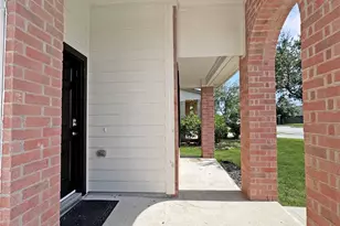 749 Grassy Knoll Ln, La Marque, TX 77568 - Photo 2