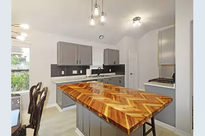 749 Grassy Knoll Lane, La Marque, TX 77568 - Photo 4