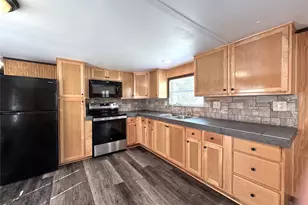 1718 W Dumble St, Alvin, TX 77511 - Photo 1