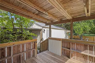 304 Foster St, Tomball, TX 77375 - Photo 18