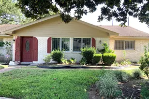 3704 Cork Dr, Houston, TX 77047 - Photo 2