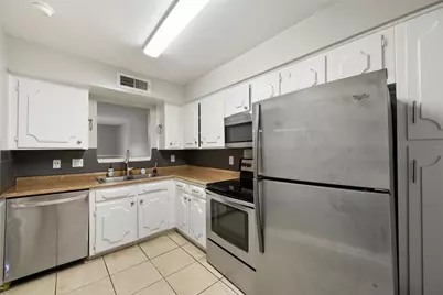 5204 Arboles Drive #L, Houston, TX 77035 - Photo 12