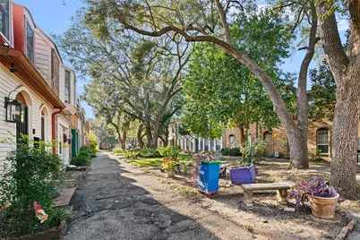 5204 Arboles Drive #L, Houston, TX 77035 - Photo 2