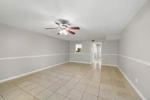 5204 Arboles Dr, Houston, TX 77035 - Photo 8