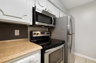 5204 Arboles Dr, Houston, TX 77035 - Photo 14