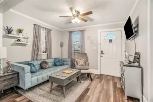 1113 28th St, Galveston, TX 77550 - Photo 8