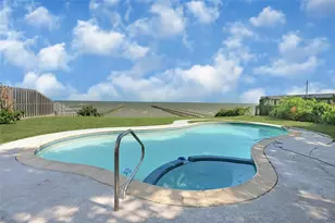 8010 Ocean Dr, Beach City, TX 77523 - Photo 4