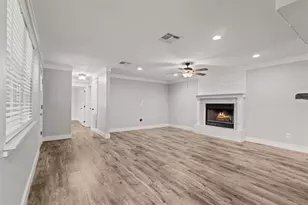 10848 Sandy Ln, Beaumont, TX 77705 - Photo 2