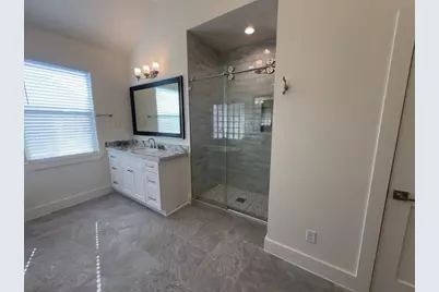 10607 Enclave Shadows Court, Houston, TX 77043 - Photo 8
