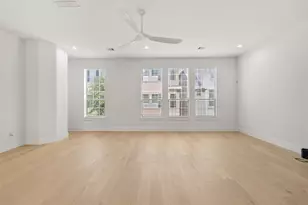 10607 Enclave Shadows Ct, Houston, TX 77043 - Photo 26