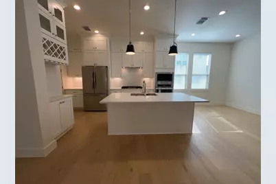 10607 Enclave Shadows Court, Houston, TX 77043 - Photo 4