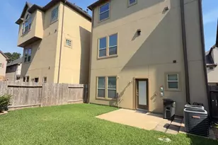 10607 Enclave Shadows Ct, Houston, TX 77043 - Photo 24
