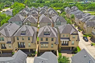 10607 Enclave Shadows Ct, Houston, TX 77043 - Photo 6