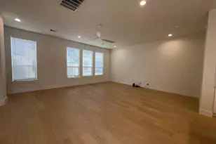 10607 Enclave Shadows Ct, Houston, TX 77043 - Photo 16