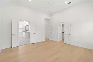 10607 Enclave Shadows Ct, Houston, TX 77043 - Photo 18