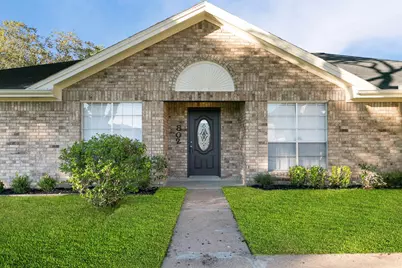 802 Foxglove Drive, Missouri City, TX 77489 - Photo 2
