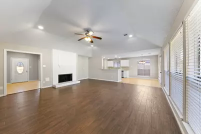 802 Foxglove Drive, Missouri City, TX 77489 - Photo 10