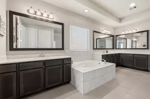 5110 W Lacey Garden Loop, Houston, TX 77018 - Photo 12