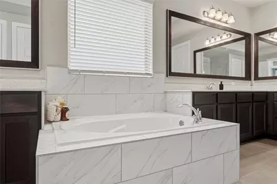 5110 W Lacey Garden Loop, Houston, TX 77018 - Photo 16