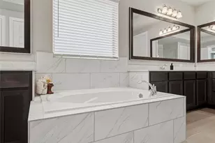 5110 W Lacey Garden Loop, Houston, TX 77018 - Photo 16