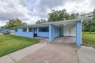 2605 W Dumble St, Alvin, TX 77511 - Photo 4