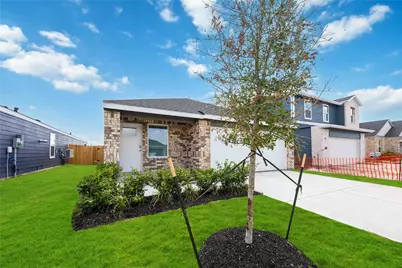 5214 Purple Beebalm Lane, Houston, TX 77048 - Photo 2